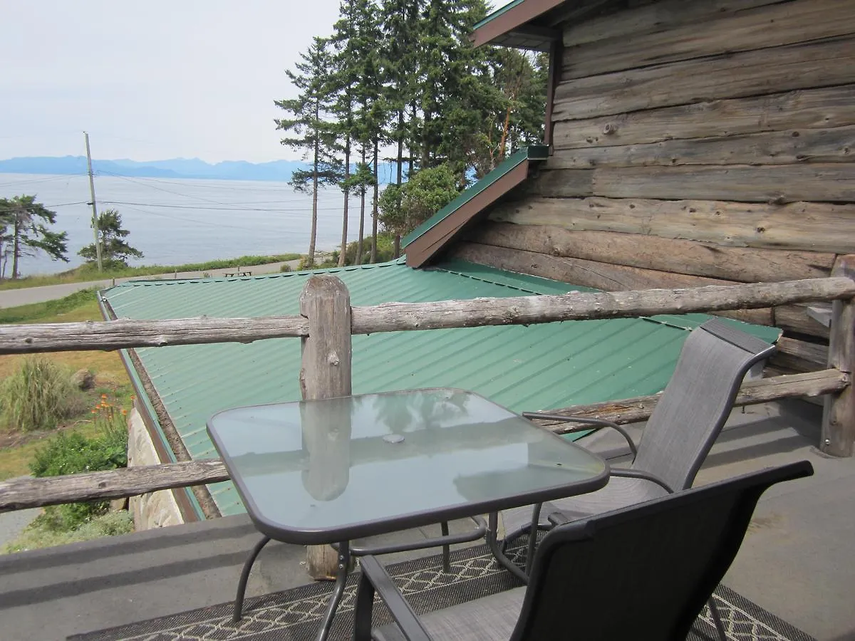 The Surf Lodge And Pub Gabriola
