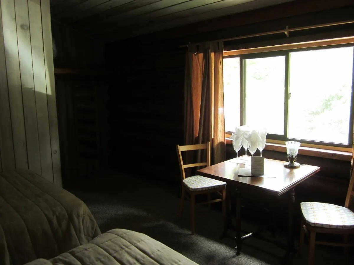 The Surf Lodge And Pub Gabriola Canada
