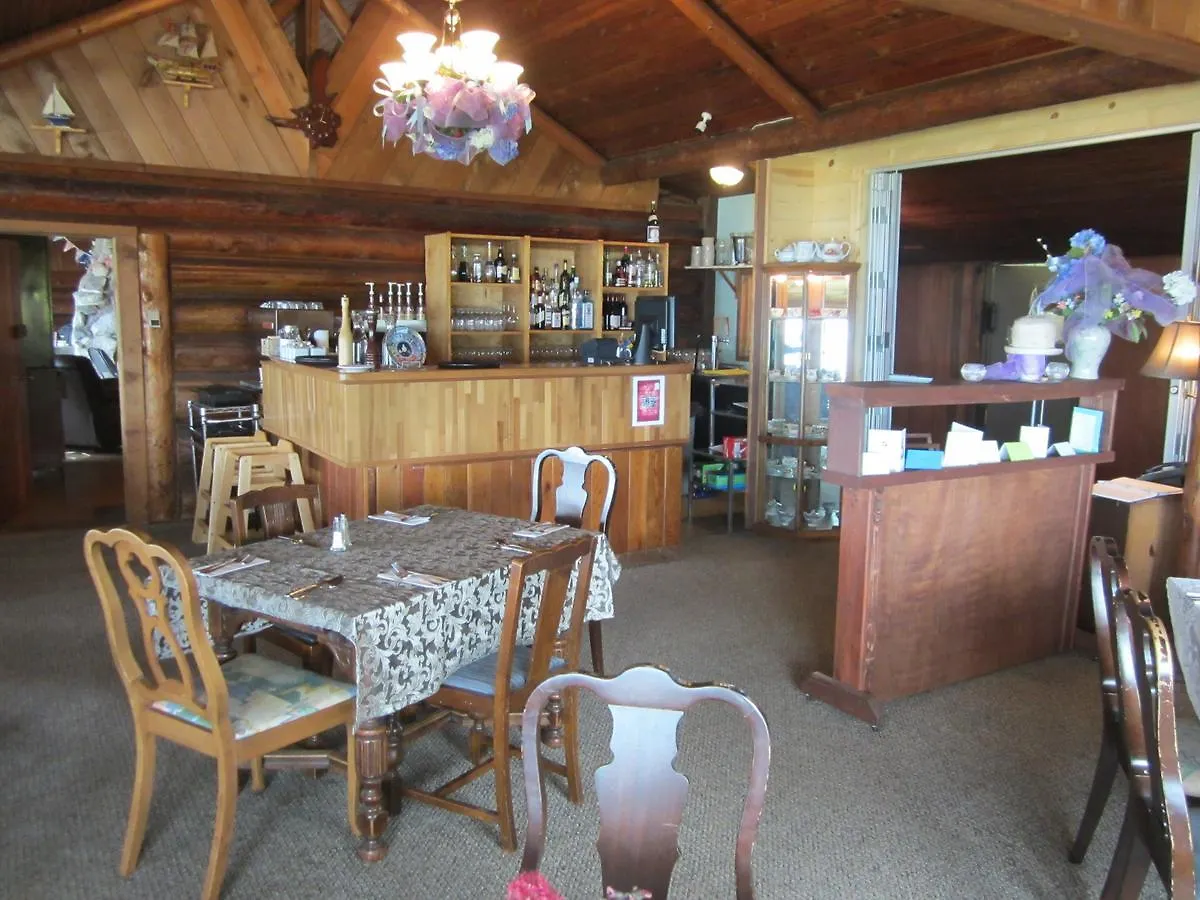 The Surf Lodge And Pub Gabriola