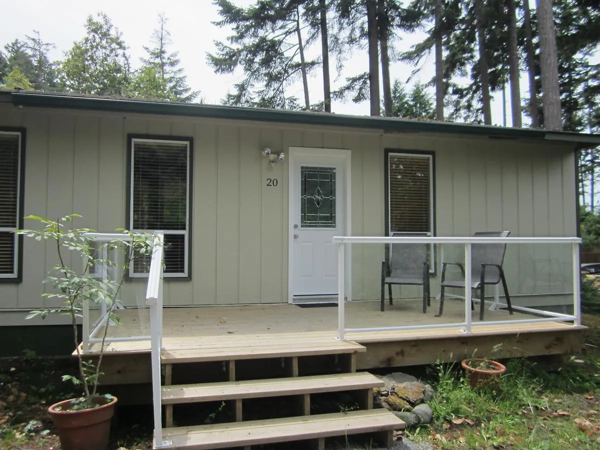 The Surf Lodge And Pub Gabriola