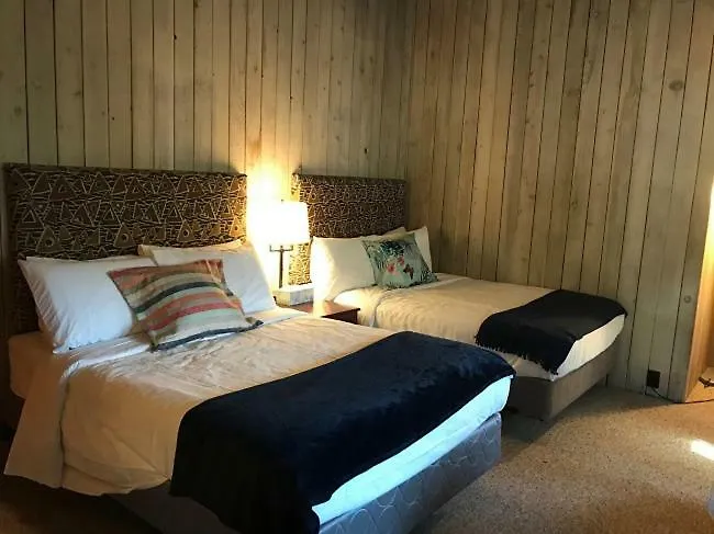The Surf Lodge And Pub Gabriola