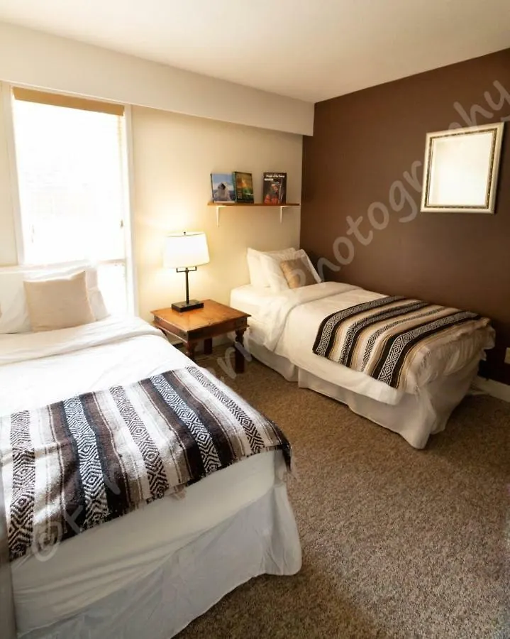 The Surf Lodge And Pub Gabriola